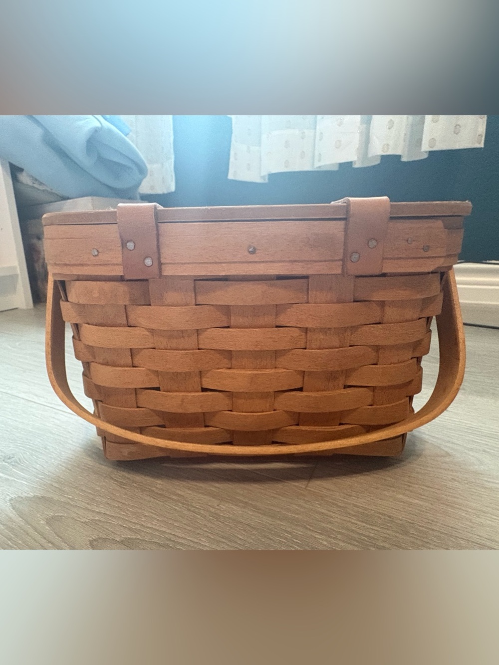 1993 Longaberger Small Picnic Basket - Picture 3 of 8